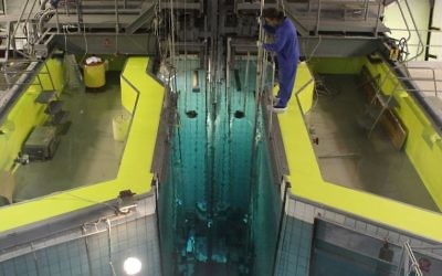 Un réacteur nucléaire israélien situé dans la vallée de Sorek, dans les collines de Judée. Israël possède deux réacteurs, l'un à Nahal Sorek, et l'autre est le Centre de recherche nucléaire du Néguev, près de Dimona. (Crédit photo : Yaakov Naumi/Flash90)