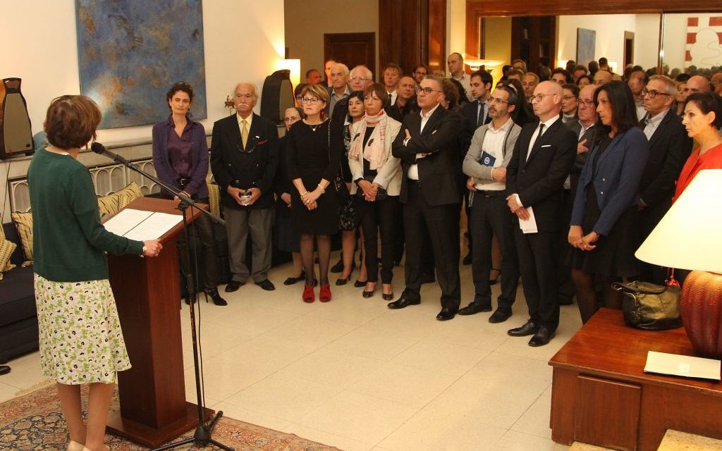 La ministre française de la Santé et des Affaires sociales, Marisol Touraine rencontre les Français d'Israël, Maison de France, à Jaffa, le 31 mars 2016. (Crédit : Ambassade de France en Israël / Marine Crouzet)
