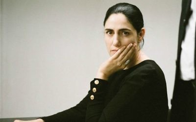 Ronit Elkabetz sur le tournage du film "Gett" (Crédit : autorisation)