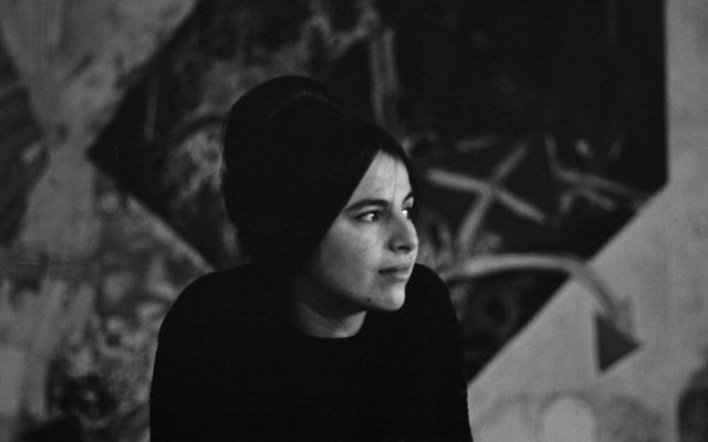 Eva Hesse en 1963 (Crédit photo : Barbara Brown/Zeitgeist Films) Eva Hesse en 1963 (Crédit photo : Barbara Brown/Zeitgeist Films)