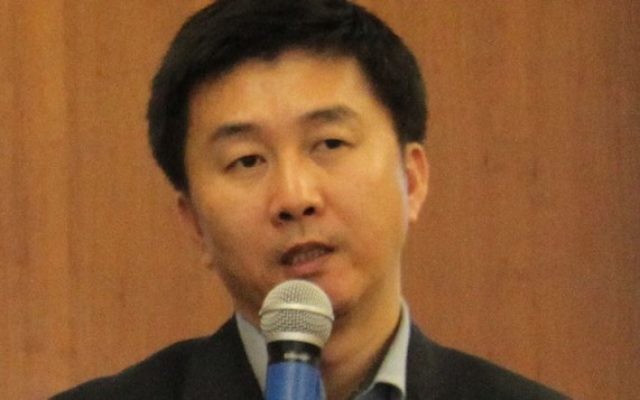 Le militant des droits de l'Homme nord coréen Kang Chol Hwan pendant une session de questions/réponses avec l'équipe de la fondation Wikimedia. (Crédit : CC BY-SA 3.o TBayer/Wikipedia)