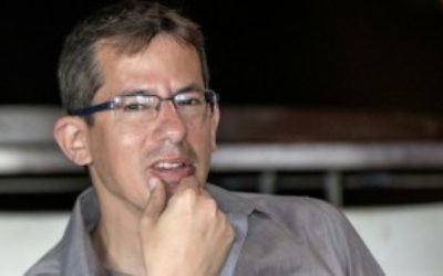 Hagai El-Ad, directeur exécutif de B’Tselem, lors d'une conférence de presse à Tel Aviv, le 5 février 2016. (Crédit : AFP/Jack Guez)
