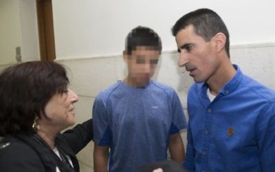 Ahmed Manasra, 14 ans, au tribunal de Jérusalem, le 10 mai 2016. (Crédit : Yonatan Sindel/Flash90)