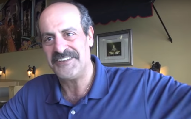 Le propriétaire Hany Baransi évoque l'attaque à la machette de son établissement, le Nazareth Restaurant & Deli à Columbus, Ohio (Crédit : capture d'écran YouTube)