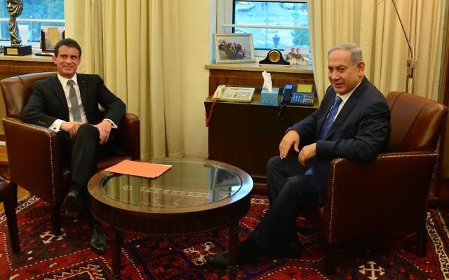 Le Premier ministre français Manuel Valls (à gauche) et le Premier ministre Benjamin Netanyahu, à Jérusalem, le 23 mai 2016. (Crédit : Kobi Gideon/GPO) Le Premier ministre français Manuel Valls (à gauche) et le Premier ministre Benjamin Netanyahu, à Jérusalem, le 23 mai 2016. (Crédit : Kobi Gideon/GPO)