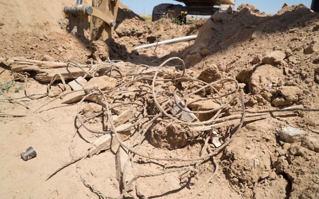 Un tunnel terroriste du Hamas découvert par l'armée israélienne sous la frontière entre Gaza et Israël, le 5 mai 2016. (Crédit : unité des porte-paroles de l'armée isaélienne) Un tunnel terroriste du Hamas découvert par l'armée israélienne sous la frontière entre Gaza et Israël, le 5 mai 2016. (Crédit : unité des porte-paroles de l'armée isaélienne)