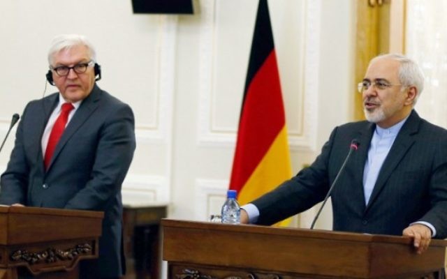 Le ministre iranien des Affaires étrangères Mohammad Javad Zarif (à droite) et son homologue allemand, Frank-Walter Steinmeier, lors d'une réunion le 2 février 2016, à Téhéran. (Crédit : AFP/Atta Kenare) Le ministre iranien des Affaires étrangères Mohammad Javad Zarif (à droite) et son homologue allemand, Frank-Walter Steinmeier, lors d'une réunion le 2 février 2016, à Téhéran. (Crédit : AFP/Atta Kenare)