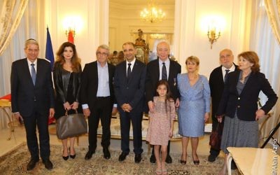 Les récipiendaires de l'Ordre du mérite tunisien Claude Nataf, Serge Moati, Michel Boujenah à l'ambassade de Tunisie (Crédit : Page Facebook Moché Lewin)