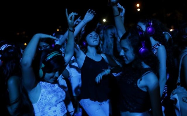Nuit Blanche à Tel Aviv (Crédit : Miriam Alster/Flash90)