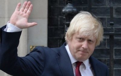 Boris Johnson, ministre des Affaires étrangères britannique, à sa sortie du 10 Downing Street, le 13 juillet 2016. (Crédit : Oli Scarff/AFP)