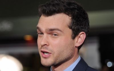 Alden Ehrenreich à la première du film "Ave, césar !" des frères Coen, à Westwood, Californie, le 1er février 2016. (crédit : Gregg DeGuire/WireImage)