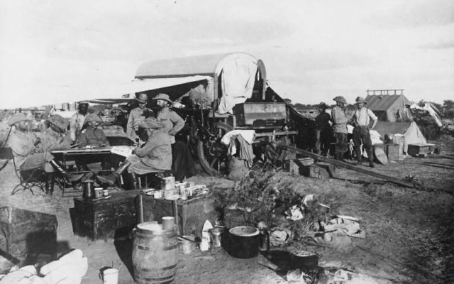 Bivouac de l'armée allemande pendant le génocide des Héréros (1904). (Crédit : Bundesarchiv, Bild 183-R18799 / Inconnu / CC-BY-SA 3.0)