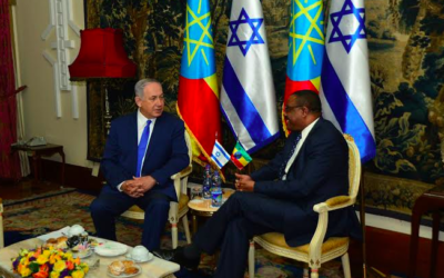 Benjamin Netanyahu et Haile Mariam Dessalegn, le 7 juillet 2016 (Crédit : Kobi Gideon/GPO)