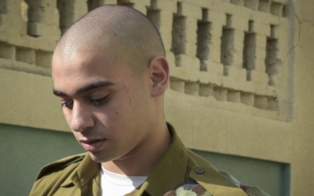 Elor Azaria, un soldat israélien qui a tué un terroriste palestinien déjà neutralisé à Hébron, devant la cour militaire de Jaffa, le 24 juillet 2016. (Crédit : Flash90) Elor Azaria, un soldat israélien qui a tué un terroriste palestinien déjà neutralisé à Hébron, devant la cour militaire de Jaffa, le 24 juillet 2016. (Crédit : Flash90)