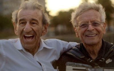 Saul Dreier, à gauche, et Reuwen ‘Ruby’ Sosnowicz en Floride en 2015. (Crédit : autorisation de Reuwen Sosnowicz/JTA)