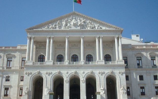 Le Parlement portugais (Crédit : CC BY-SA Andrés Monroy-Hernández, Wikimedia Commons)