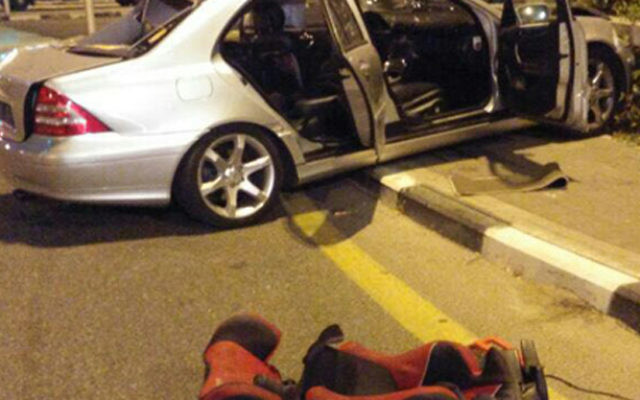 Un accident de voiture a entraîné la mort de deux femmes et d'une enfant, près de Haïfa, le 2 août 2016. (Crédit : Magen David Adom)