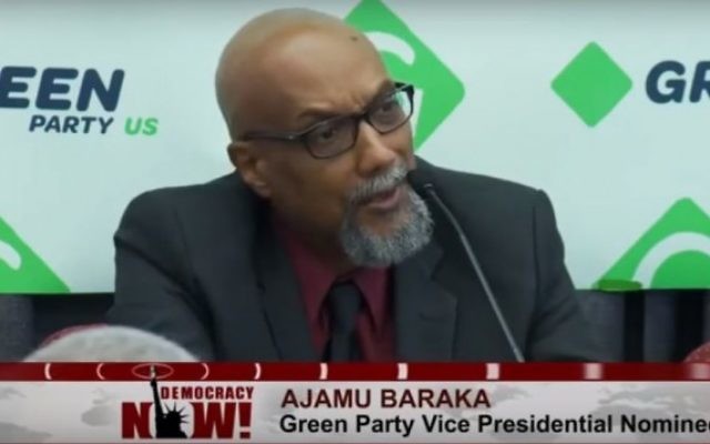 Ajamu Baraka, le candidat à la vice-présidence du Parti vert américain. (Crédit : capture d'écran YouTube/Democracy Now!)