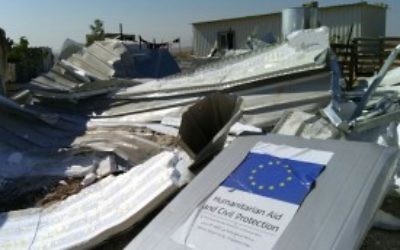 Un refuge financé par l'UE dans le village palestinien d' Umm el-Kheir, démoli par les autorités israéliennes le 9 août 2016 (Photo: Guy Butavia)