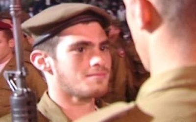 Michael Levin lors de sa cérémonie de prestation de serment dans l'armée israélienne (Autorisation: Lone Soldier Center)
