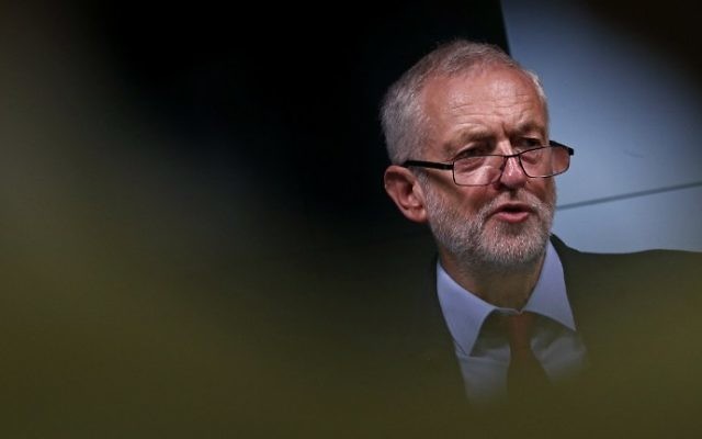 Jeremy Corbyn, dans le centre de Londres, le 15 septembre 2016. (Crédit : Adrian Dennis/AFP) Jeremy Corbyn, dans le centre de Londres, le 15 septembre 2016. (Crédit : Adrian Dennis/AFP)