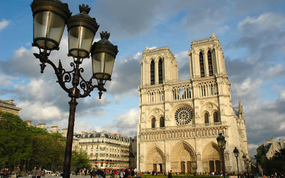 Vue sur la cathédrale de Notre-Dame de Paris (Crédit : GuidoR/CC BY-SA 3.0/Wikimedia commons)