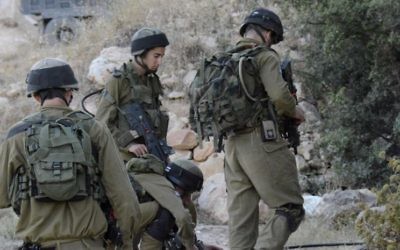 Soldats israéliens en Cisjordanie. Illustration. (Crédit : unité des porte-paroles de l'armée israélienne/Flash90)
