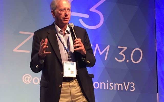 Dennis Ross à la conférence Zionism 3.0 à Palo Alto, Californie, le 18 septembre 2016. (Crédit : Michelle Shabtai)