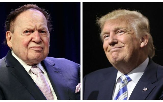 Sheldon Adelson, magnat des casinos, à gauche (crédit : Steve Mack/Getty Images, via JTA) et le candidat républicain à la présidentielle américaine, Donald Trump. (Crédit : Spencer Platt/Getty Images/AFP)