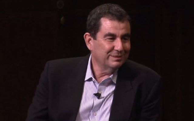Le journaliste israélien Ari Shavit (Crédit : YouTube) Le journaliste israélien Ari Shavit (Crédit : YouTube)