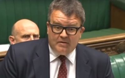 Tom Watson, vice président du Labour britannique, s'adresse à la Chambre des Communes, à Londres, en octobre 2015. (Crédit : capture d'écran YouTube)