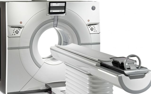 Le tomodensitomètre Revolution CT de GE Healthcare (Crédit : Autorisation) Le tomodensitomètre Revolution CT de GE Healthcare (Crédit : Autorisation)