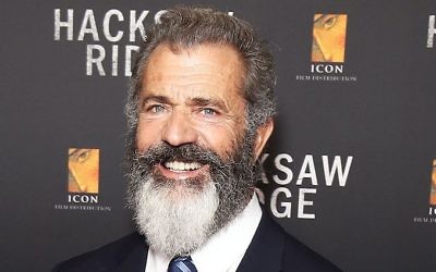 Mel Gibson avant la première australienne de "Hacksaw Ridge", à Sidney, le 16 octobre 2016. (Crédit : Brendon Thorne/Getty Images via JTA)