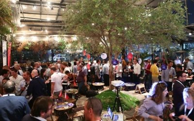 Le lancement du concours InsurTech à Tel Aviv (Crédit : Autorisation de Dror Sithakol)