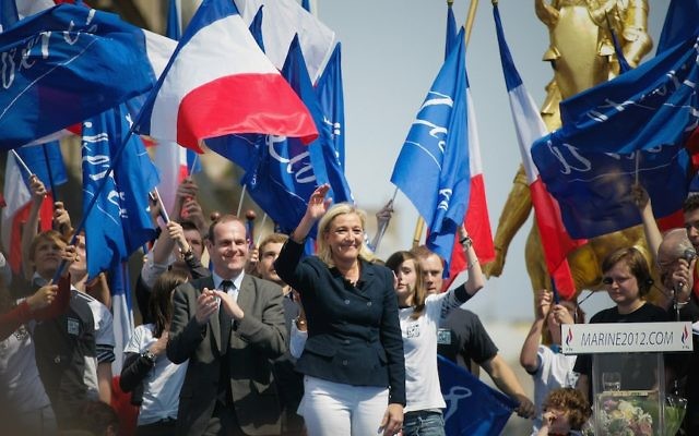Marine Le Pen, présidente du parti d'extrême-droite français, lors d'un rassemblement à Paris en mai 2011.   (Crédit : Franck Prevel/Getty Images)