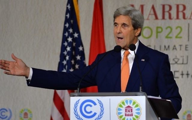 Le secrétaire d'Etat américain John Kerry pendant la conférence climatique COP22 des Nations unies, à Marrakech, au Maroc, le 16 novembre 2016. (Crédit : AFP/STR) Le secrétaire d'Etat américain John Kerry pendant la conférence climatique COP22 des Nations unies, à Marrakech, au Maroc, le 16 novembre 2016. (Crédit : AFP/STR)