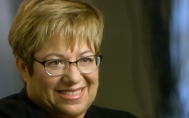 Vered Swid, ancienne directrice de l’Autorité pour la promotion du statut des femmes au bureau du Premier ministre, dans le progamme Uvda de la Deuxième chaîne, le 7 novembre 2016. (Crédit : capture d'écran Deuxième chaîne)