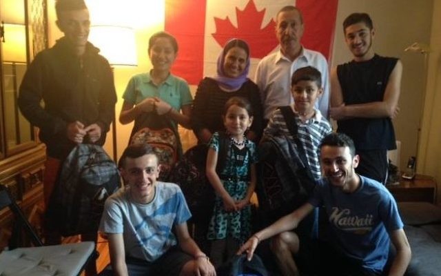 La première mission de parrainage privé de réfugiés yazidis, l'opération Ezra, a fait venir cette famille yazidie au Canada, le 11 juillet 2016. Illustration. (Crédit : Michel Aziza)