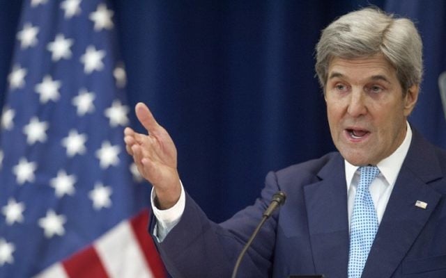 Le secrétaire d'Etat américain John Kerry expose sa vision de la paix entre Israéliens et Palestiniens, au département d'Etat de Washington, D.C., le 28 décembre 2016. (Crédit : Paul J. Richards/AFP) Le secrétaire d'Etat américain John Kerry expose sa vision de la paix entre Israéliens et Palestiniens, au département d'Etat de Washington, D.C., le 28 décembre 2016. (Crédit : Paul J. Richards/AFP)