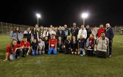 Match entre joueurs français et israéliens (juifs et arabes) avec l'ambassadrice de France en Israël, Hélène Le Gal, le 7 décembre 2016, à Tel Aviv en Israël (Crédit : Ambassade de France en Israël)