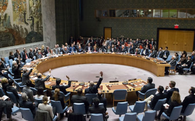 Le Conseil de sécurité vote la résolution 2334, adoptée avec 14 voix pour, zéro contre et une abstention, celle des Etats-Unis, le 23 décembre 2016. (Crédit : Manuel Elias/Nations unies)