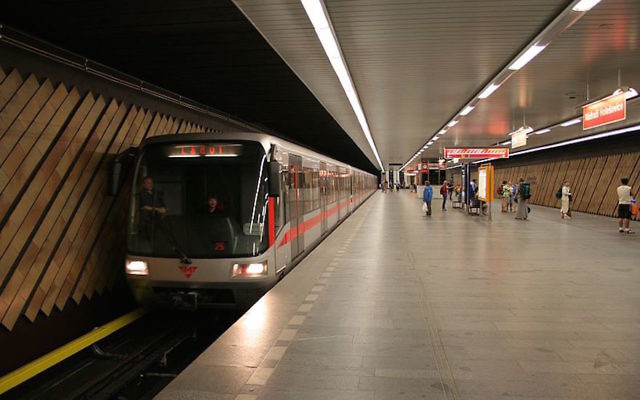 Le métro de Prague. Illustration. (Crédit : Wikimedia Commons) Le métro de Prague. Illustration. (Crédit : Wikimedia Commons)