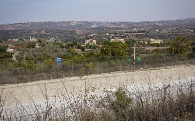 Le Liban vu depuis le côté israélien de la frontière, le 10 novembre 2016. (Crédit : Doron Horowitz/Flash90) Le Liban vu depuis le côté israélien de la frontière, le 10 novembre 2016. (Crédit : Doron Horowitz/Flash90)