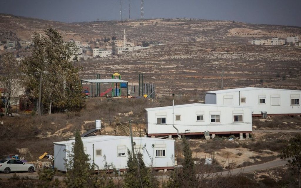 L'avant-poste d'Amona, en Cisjordanie, le 28 novembre 2016. (Crédit : Hadas Parush/Flash90) L'avant-poste d'Amona, en Cisjordanie, le 28 novembre 2016. (Crédit : Hadas Parush/Flash90)