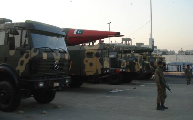 Missiles vus à l'exposition militaire IDEAS 2008 à Karachi, Pakistan. Illustration. (Crédit : SyedNaqvi90/CC/WikiCommons)) Missiles vus à l'exposition militaire IDEAS 2008 à Karachi, Pakistan. Illustration. (Crédit : SyedNaqvi90/CC/WikiCommons))