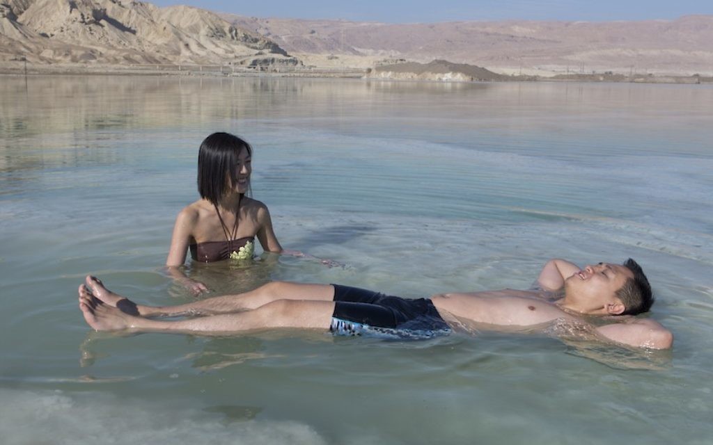 Depuis l'approbation apportée par les célébrités aux campagnes de publicité, le gouvernement israélien courtise les touristes venus de Chine et d'Inde. Illustration. (Crédit : Itamar Grinberg/ministère israélien du Tourisme) Depuis l'approbation apportée par les célébrités aux campagnes de publicité, le gouvernement israélien courtise les touristes venus de Chine et d'Inde. Illustration. (Crédit : Itamar Grinberg/ministère israélien du Tourisme)