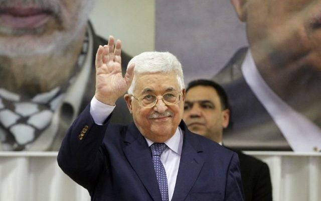 Le président de l'Autorité palestinienne Mahmoud Abbas à Beit Sahur, en Cisjordanie, près de Bethléem, le 6 janvier 2017. (Crédit : Hazem Bader/AFP) Le président de l'Autorité palestinienne Mahmoud Abbas à Beit Sahur, en Cisjordanie, près de Bethléem, le 6 janvier 2017. (Crédit : Hazem Bader/AFP)