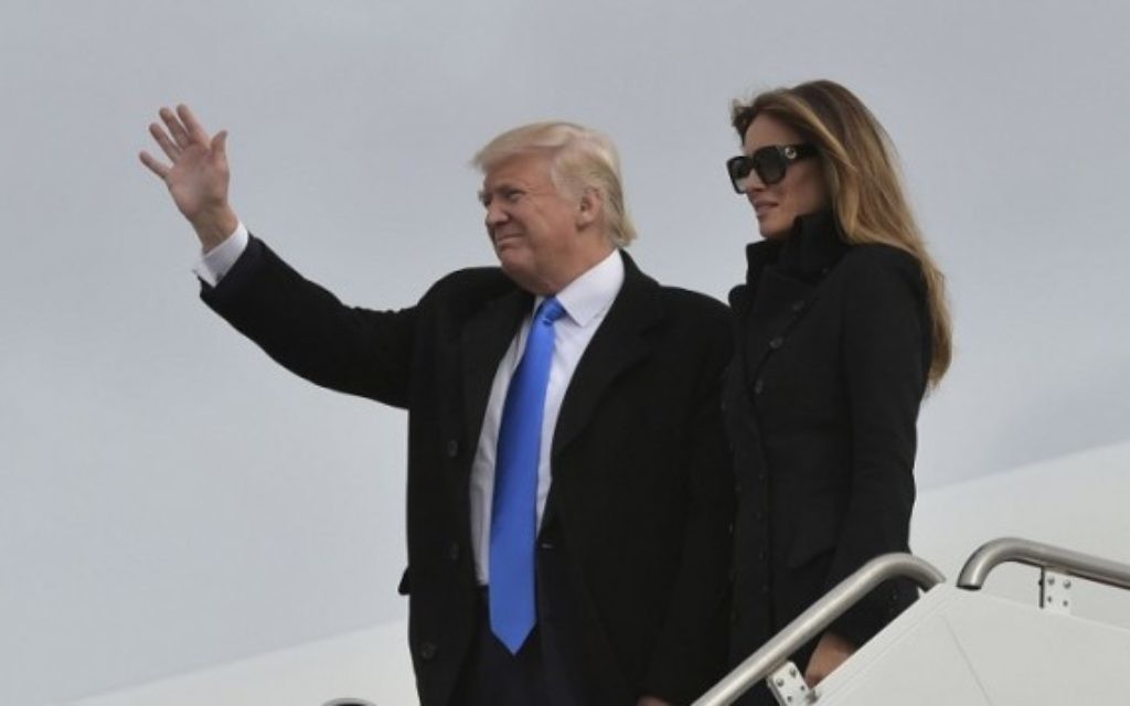 Donald Trump et son épouse Melania, le 20 janvier 2017 (Crédit : AFP/MANDEL NGAN) Donald Trump et son épouse Melania, le 20 janvier 2017 (Crédit : AFP/MANDEL NGAN)