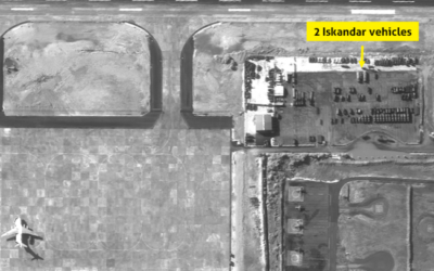 Une photo satellite de la base aérienne syrienne de Latakia, qui, selon l'entreprise israélienne ImageSat, révèle la présence de deux lance-missiles Iskander russes. (Autorisation ImageSat International)