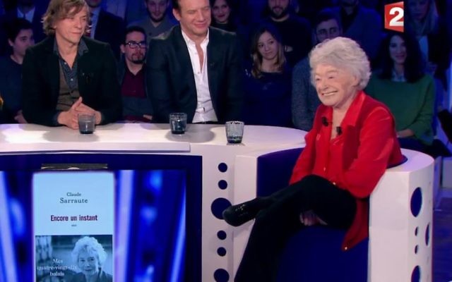 Claude Sarraute sur le plateau de Laurent Ruquier pour la sortie de son livre "Encore un instant" (Crédit : capture d'écran/Dailymotion) Claude Sarraute sur le plateau de Laurent Ruquier pour la sortie de son livre "Encore un instant" (Crédit : capture d'écran/Dailymotion)